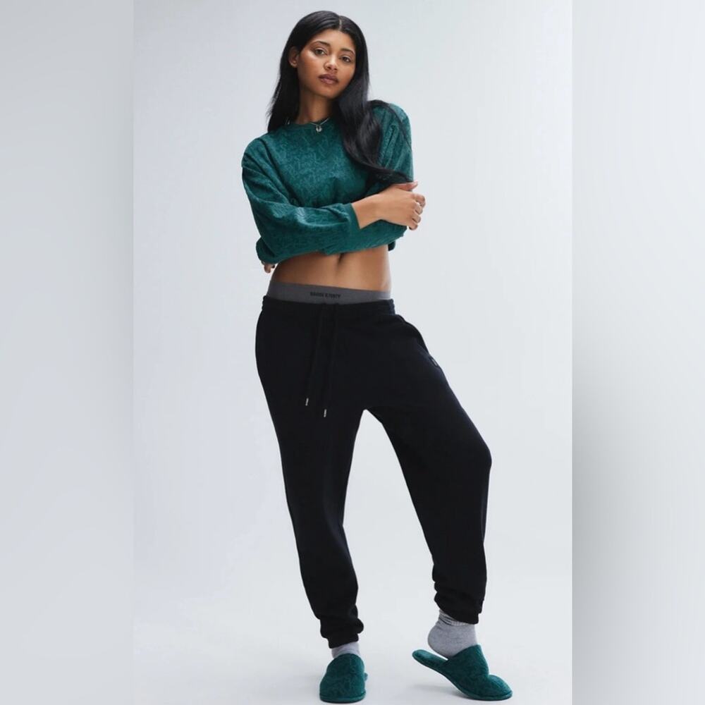 Savage x Fenty Signature Script Velour Sweatshirt in Green Demeanor Size M